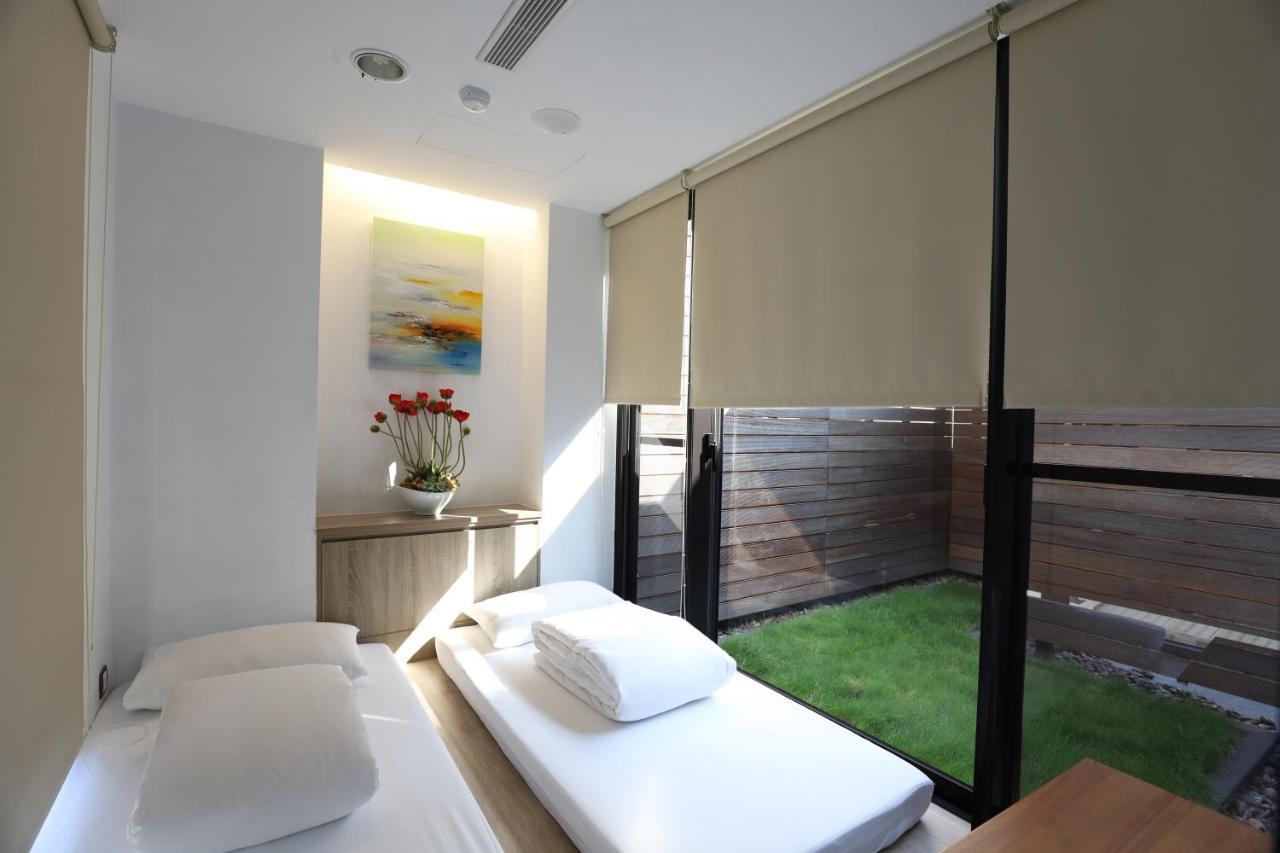 Hotel Z Taichung Exteriör bild